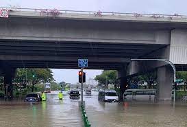 Rapidly rising water can reach heights of 30 feet or more. Vcgpg4sp Q9owm