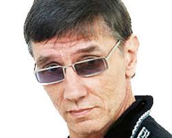 Frazer Smith leaves radio for stand-up comedy roles