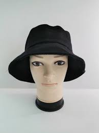 Sombreros Gianni Valentino, vintage de los años 90, Gianni Valentino  Italia, ropa de abrigo, sombreros de pescador