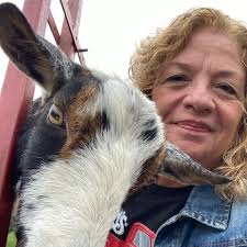 Glenda Lehman Ervin is having a wonderful time learning, educating and  catching up with friends at Homesteaders of America 2021 Homesteaders of  America OFF GRID with DOUG and STACY Abundant Permaculture