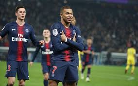 At the top of the french football league system, it is the country's primary football competition. Ligue 1 A La Treve Il Y A Le Psg Et Les Autres Le Parisien