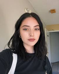 Angeloser Sur Instagram I Dyed My Hair Darker And My Eyebrows Didn T Get The Memo Dye My Hair Dark Hair Eyebrows