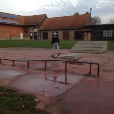 Deze plek is gelegen in gent in de categorie sport en ontspanning. Skatepark Westveld Sint Amandsberg 63 Visitors