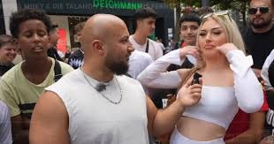 Cam Model Sophie Und Ihr Blowjob Mit Altem Mann: HD Porn 73