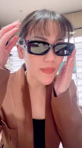 សា្អតម៉ូតកាបូបនេះ👜🇫🇷ដែលជាម៉ាកកាបូបមួយល្បីខ្លាំងនៅប្រទេសបារាំងតារាmodel  នៅប្រទេសបារាំងកាន់ប្រេីច្រេីនហេីយនឹងតារា Instagram កាន់ប្រេី ...