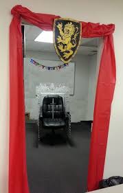 Diy Iron Throne Game Of Thrones Lannister Office Cubicle Decorating Diy Office Decor Cube Decor Cubicle Decor