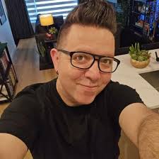 Crafty Saturday! Enjoying some time off to do some yard work and catch up 