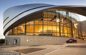 By midday cnn fanned the story: Moment Hundreds Of Birds Kill Themselves By Crashing Into The Nascar Hall Of Fame Building Daily Mail Online