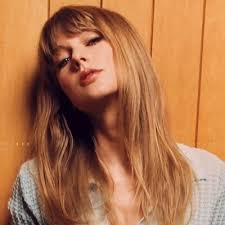 Chloe Field (@chloefieldx)