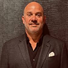 After 2 years of going back and forth with myself, I finally decided to end  my 8 year career in the medical device industry and move full time into  real estate investing. |