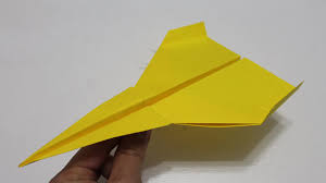 Un jeune designer originaire de san francisco s'est lancé dans une entreprise titanesque, en reproduisant un avion en papier. Comment Faire Un Avion En Papier Qui Vole