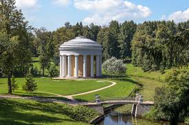 Petersburg, russia, located 30 kilometers (19 mi) south from st. File Temple Of Friendship In Pavlovsk Park 01 Jpg Wikipedia