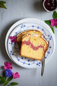 Seine unkomplizierte zubereitung ist auch für backanfänger ideal. Marmeladen Swirl Kuchen Rezept Kuchen Rezepte Kuchen Kastenkuchen Rezept