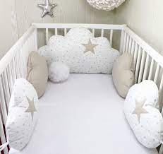 5€ de réduction pour l'achat de 2 articles minimum décoration chambre bébé fille idée décoration chambre deco chambre chambre rose et beige lit bebe fille tour de lit bébé idées déco enfant linge de lit enfant filles bébé. Tour De Lit Bebe 60cm Large Nuages 5 Coussins Beige Grege Et Blanc Et Etoiles Ajoutees Accessoires Bebe Par Petitlion