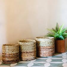 Bhinneka Zweifarbig Korb Aus Geflochtenen Materialien Boho Wohnen Living Fair Ethical In 2020 Pflanzkorb Korb Zweifarbig