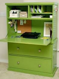 I was looking for a hutch idea for the craft tool bench and i really did not want anything actually fixed to the wall because the tool bench is fitted with castors and i like to be able to wheel it around the garage to suit the type of project i this project is a gem and looks great on any desk, vanity, or tool bench. 132 Diy Desk Plans You Ll Love Free Mymydiy Inspiring Diy Projects