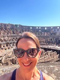 Ciao Tutti. I will be visiting Sanremo Sept. 19-22nd and reaching out to  see if anyone would be open to meeting for a coffee☕ or an aperitivo 🍷 to  discuss living in