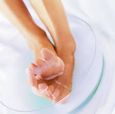 Un alt tratament natural pentru ciuperca unghiei este şi bicarbonatul de. Tratamente Cu OÈet Pentru Picioare Jurnalul Verde