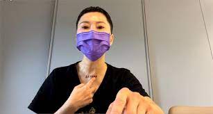 昨（12日）她在社群平台开直播跟粉丝互动，首度亮相极短髮和最新刺青。 詹雅雯前天（11日）在好友许常德的陪伴下，剪了 詹雅雯每天合掌感谢拥有这个身体。 （图／email protected詹雅雯）. Li7usbvrbzmnlm