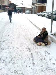 Elbistan 20yi Gordu Dilenci Oturdugu Yerde Donmus Mu Yoksa Aliskanlik Yapmis Ya Da Bir Baskasina Yerini Kaptirmamak Icin Herhalde Dilencilik Bir Mesle Haber