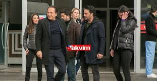 Arka sokaklar'ın bütün bölümlerini bu linkten izleyebilirsiniz: Seyircisi Henuz Buna Hazir Degil Arka Sokaklar Da Perisan Edecek Ayrilik Karari Artik Ailenin Tumu Takvim