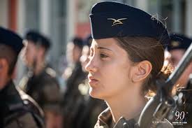 Réserve] 🇫🇷 La présentation au drapeau des réservistes d'Orange et de  Salon-de-Provence, présidée par le colonel Guillaume Deschamps commandant  la BA115, s'est déroulée dans la commune de Cairanne. 🫡 Le sentiment  d'appartenance