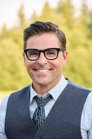 Officially signed a contract with hallmark channel management. I am getting  ready to play smith again…this new season will be awesome ❤️❤️, can I get  some congratulations 🎊🎈