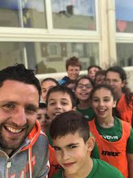 It's a Five-a-side at Qala!! Try using the five-finger rule to choose the  Just Right book and enjoy reading 👍👏🌟🌞