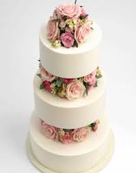 All you have to do is trim the straw to be a few inches, and insert it into the cake at the desired angle (pressing it fully in the cake). Cake Simple With Fresh Flowers Between The Layers Wedding Cake Fresh Flowers Fresh Flower Cake Chocolate Wedding Cake