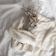 いつもの写真にドライフラワーを添えて 自慢のinstagramアカウントになる方法と撮り方 したいが見つかる 流行先取りメディア petrel ペトレル 白黒の壁紙 花 おしゃれ ドライフラワー