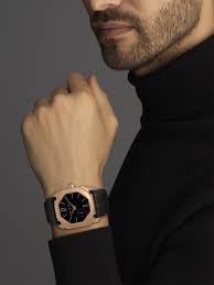 Ce magnifique coffret au design pur et élégant vous permettra de ranger 5 montres de toutes tailles. Octo Finissimo Montre 103286 Bvlgari