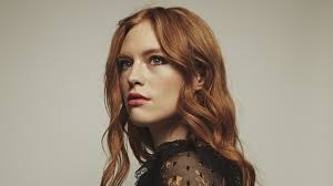 Freya Ridings: 'I wasn't cool when I was younger. No one wanted anything  from me'