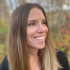 Julie Krahl's Instagram, Twitter & Facebook