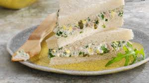 Recette De Sandwich Thon Mais Sauce Tartare Recette Recette Sandwich Alimentation Recette