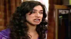 #GatasYTuercas (Canal 13, 2005)., Dirección general: Herval Abreu., Guión:  Sebastián Arrau, Arnaldo Madrid, Francisca Bernardi y Andrés Telias., Karla  (Paola Giannini) es invitada por Borja (Luciano ...