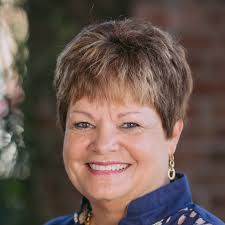 Donna Oneill's Instagram, Twitter & Facebook