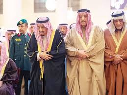 بكالوريوس في الاقتصاد وإدارة الأعمال من جامعة قطر في العام 2003م. Ø®Ø§Ø¯Ù… Ø§Ù„Ø­Ø±Ù…ÙŠÙ† ÙŠØ¤Ø¯ÙŠ Ø§Ù„ØµÙ„Ø§Ø© Ø¹Ù„Ù‰ Ø¨Ù†Ø¯Ø± Ø¨Ù† Ù…Ø­Ù…Ø¯ Ø¨Ù† Ø¹Ø¨Ø¯Ø§Ù„Ø±Ø­Ù…Ù† ØµØ­ÙŠÙØ© Ù…ÙƒØ©