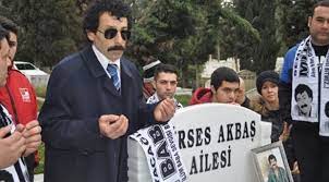 Sanatçı müslüm gürses, ölümünün birinci yılında mezarı başında anıldı. Muslum Gurses Mezari Basinda Anildi