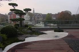 Japanischer Garten Auf Dachterrasse Traumhaftes Wohnen Im Penthouse Mit Japangarten Japanese Garden Terrace Garden Beach Landscape