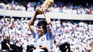 Widely regarded as one of the greatest players in the history of the sport, he was one of the two joint winners of the fifa player of the 20th century award. Fussball Ikone Diego Maradona Ist Tot Sport Sz De