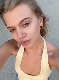 ostatnie zdjęcie opisuje nas w 3 słowach, kiedyś Wam opowiem te historie  😂😂 #photodump 🧡☀️