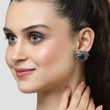 Izaara Cubic Zirconia Ear Ring in Varanasi