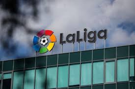 لاعب اتلتيكو مدريد حتى الان 22 مباراة ولدية 55 نقطة يتصدر بها جدول ترتيب الليجا الاسبانية يفصله عن صاحب المركز الثاني ريال مدريد 5 نقاط كاملة وجولة إضافية غير مباراة اتلتيكو. ØªØ£Ø¬ÙŠÙ„ Ù…Ø¨Ø§Ø±Ø§Ø© Ø£ØªÙ„ØªÙŠÙƒÙˆ Ù…Ø¯Ø±ÙŠØ¯ ÙˆØ¨Ù„Ø¨Ø§Ùˆ ÙÙŠ Ø§Ù„Ù„ÙŠØ¬Ø§ ÙŠÙ„Ø§ÙƒÙˆØ±Ø©