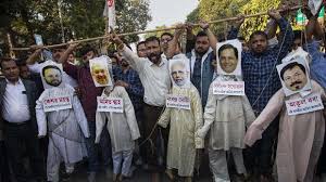 Makalah ini membincangkan identiti masyarakat india muslim di malaysia yang memfokuskan kepada bahasa pertuturan yang digunakan oleh mereka. Modi Sebut Muslim Asli India Tak Usah Risaukan Uu Baru