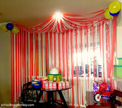 With all of their bright colors, balloons, and candy, how can you not smile? Circus Party Diy Circus Tent