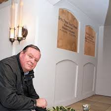 Fue presidente de la unión social cristiana de baviera (csu), varias veces ministro. Als Strauss Vor Dem Fernseher Weinte Landkreis Meldungen