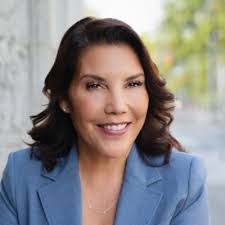 Kari Mcghee's Instagram, Twitter & Facebook