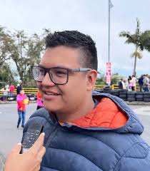 A Isis y a Jerónimo, ambos de Manizales, la velocidad les corre por las  venas: lo demuestran en carritos de balineras