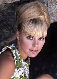 Elke Sommer is 81 today, Happy Birthday Elke 🎁🎂