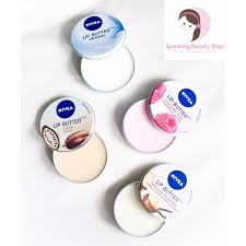 Tak hanya mencerahkan, lip balm ini telah dibekali dengan kandungan sama seperti beberapa produk sebelumnya, pelembab bibir ini juga memberikan sentuhan yang glossy pada bibir. Nivea Lip Butter Ready 4 Varian Rasa Shopee Indonesia